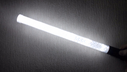 安全用品販売ピカポリス 白LED超高輝度誘導灯（誘導棒・合図灯） 激安価格1290円